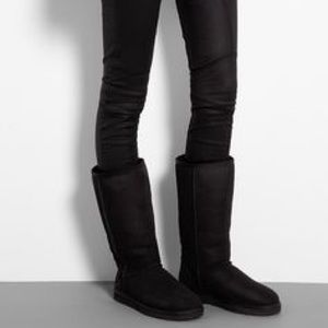 Women’s UGG Australia classic tall boot in black